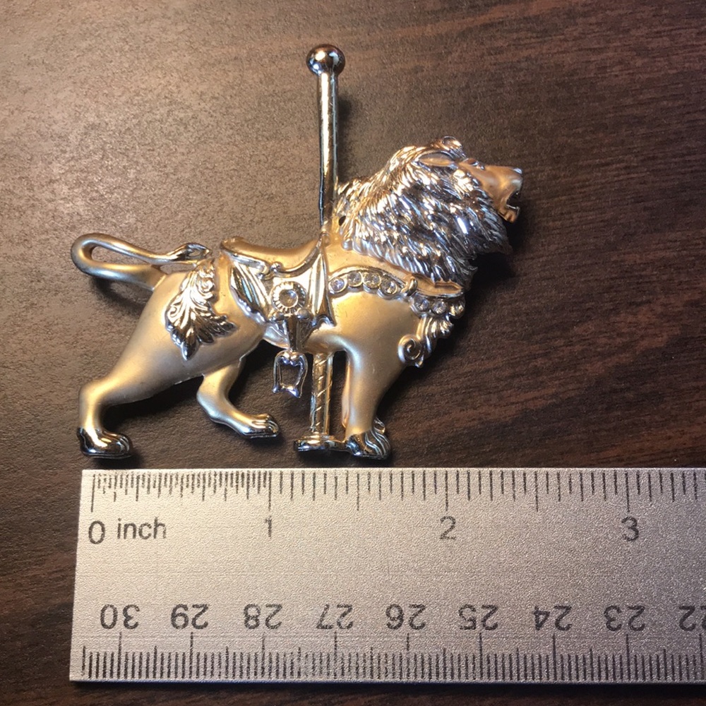 Brooch - Picture 3 of 4